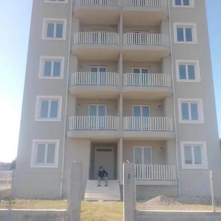 White * Velipojë