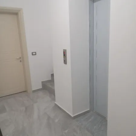 White * Velipojë